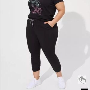 Torrid Plus Size 2X Happy Camper Crop Active Pants Black Workout Walking